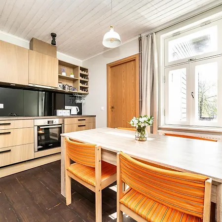 Niine 5 Apartment