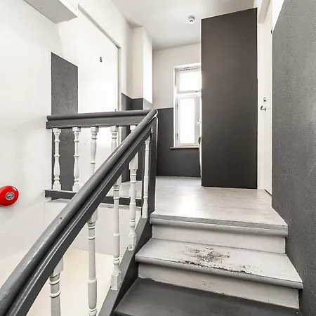 Niine 5 Apartment