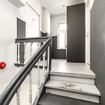 Niine 5 Apartment